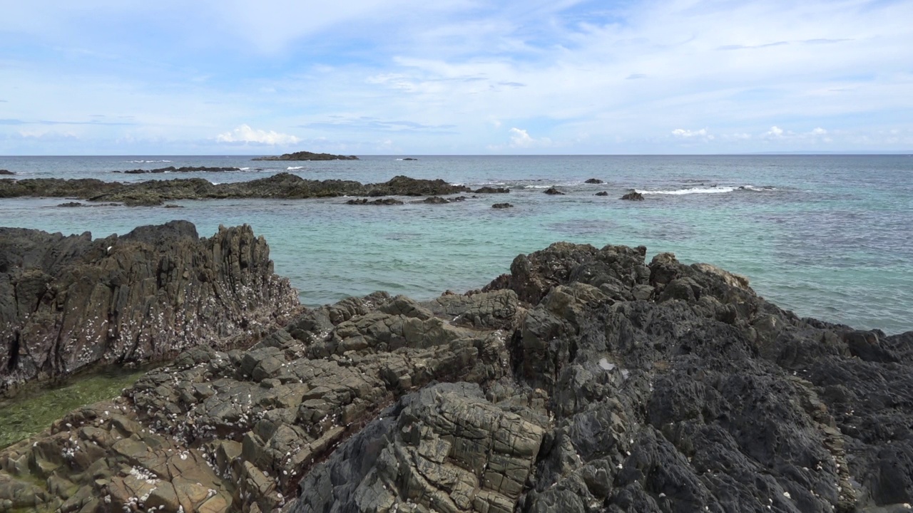 日本鹿儿岛屋久岛的海景视频素材