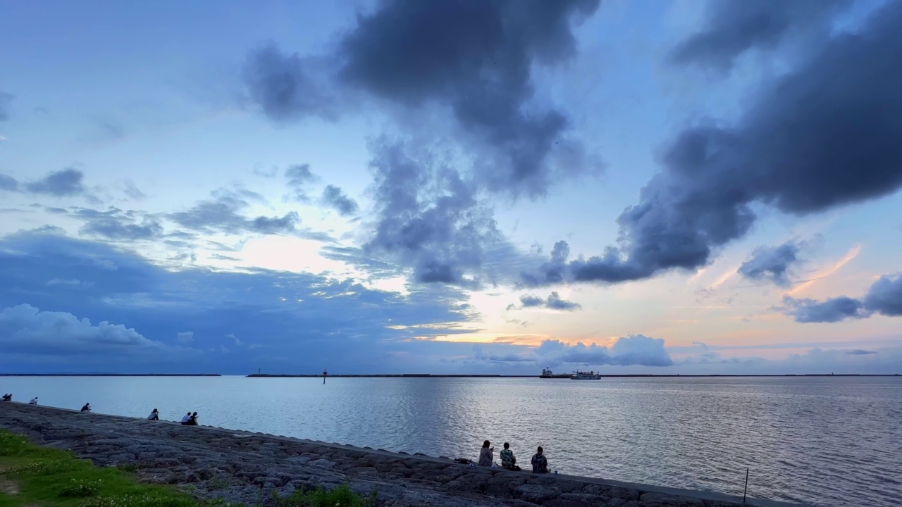 冲绳那霸Umisora公园的夜景视频素材