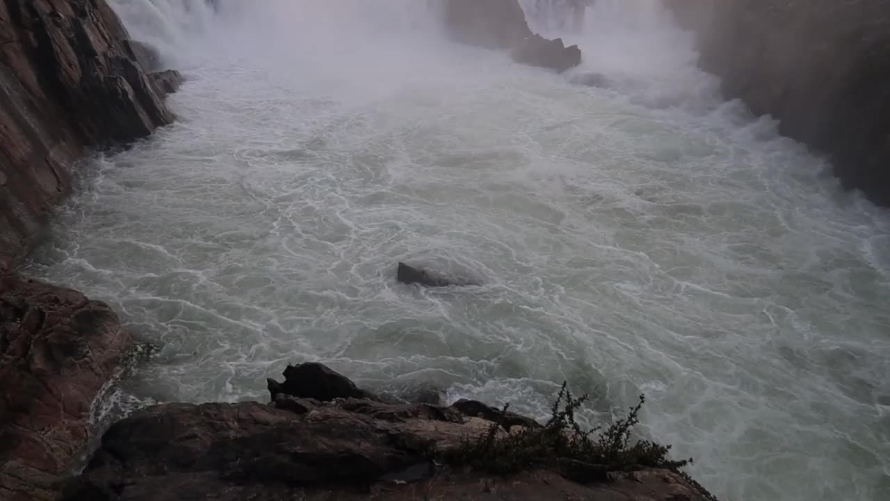 Dhuandhar瀑布Bhedaghat, Jabalpur，中央邦视频素材