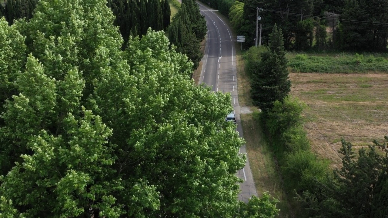 法国公路和田野的鸟瞰图视频素材