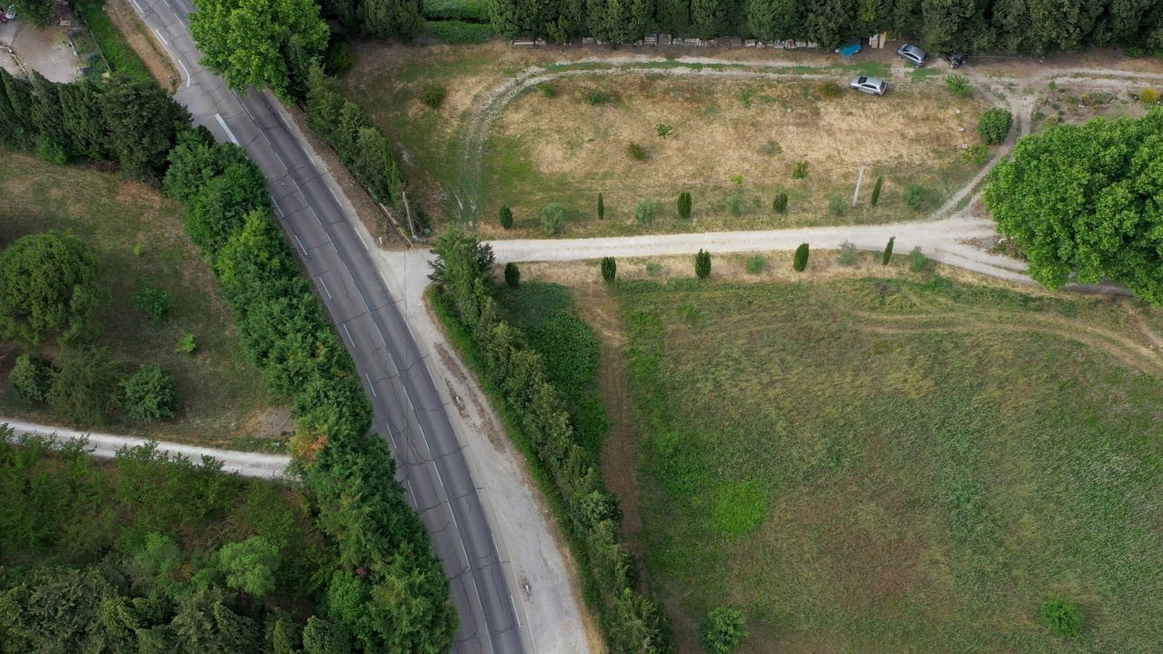 法国公路和田野的鸟瞰图视频素材