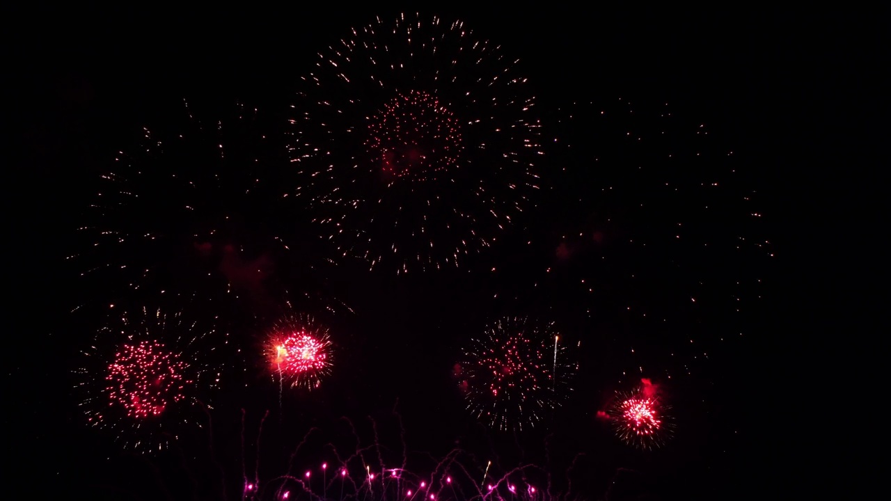 夜空中的4K烟花视频素材