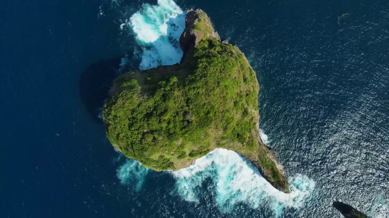 曼达利卡周边地区海景鸟瞰图。龙目岛南部的Gili岛视频素材