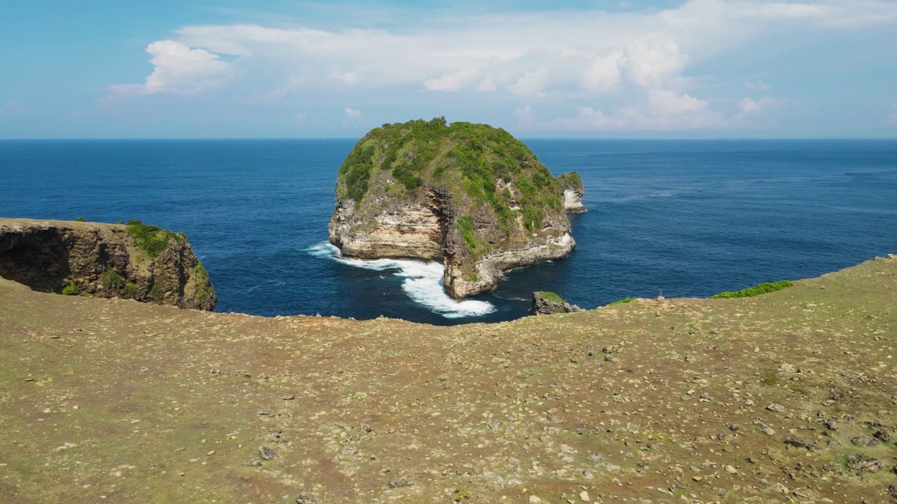 曼达利卡周边地区海景鸟瞰图。龙目岛南部的Gili岛视频素材