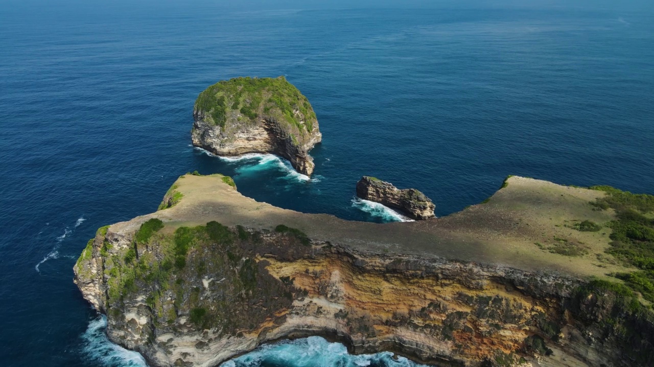 曼达利卡周边地区海景鸟瞰图。龙目岛南部的Gili岛视频素材