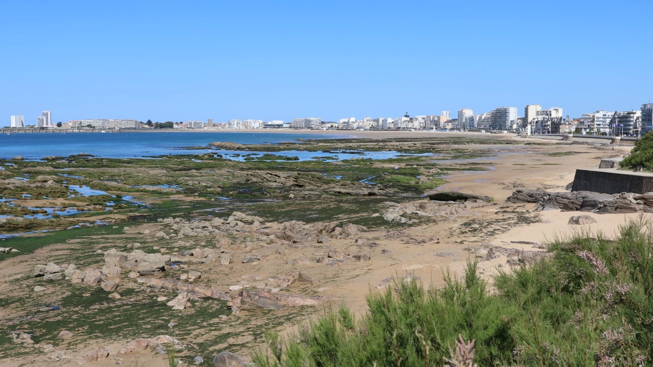 Les Sables d' olonne湾视频素材