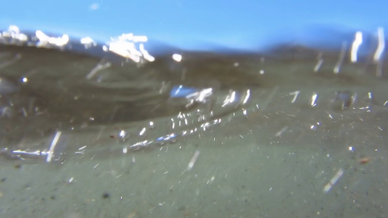 溺死在海里视频素材