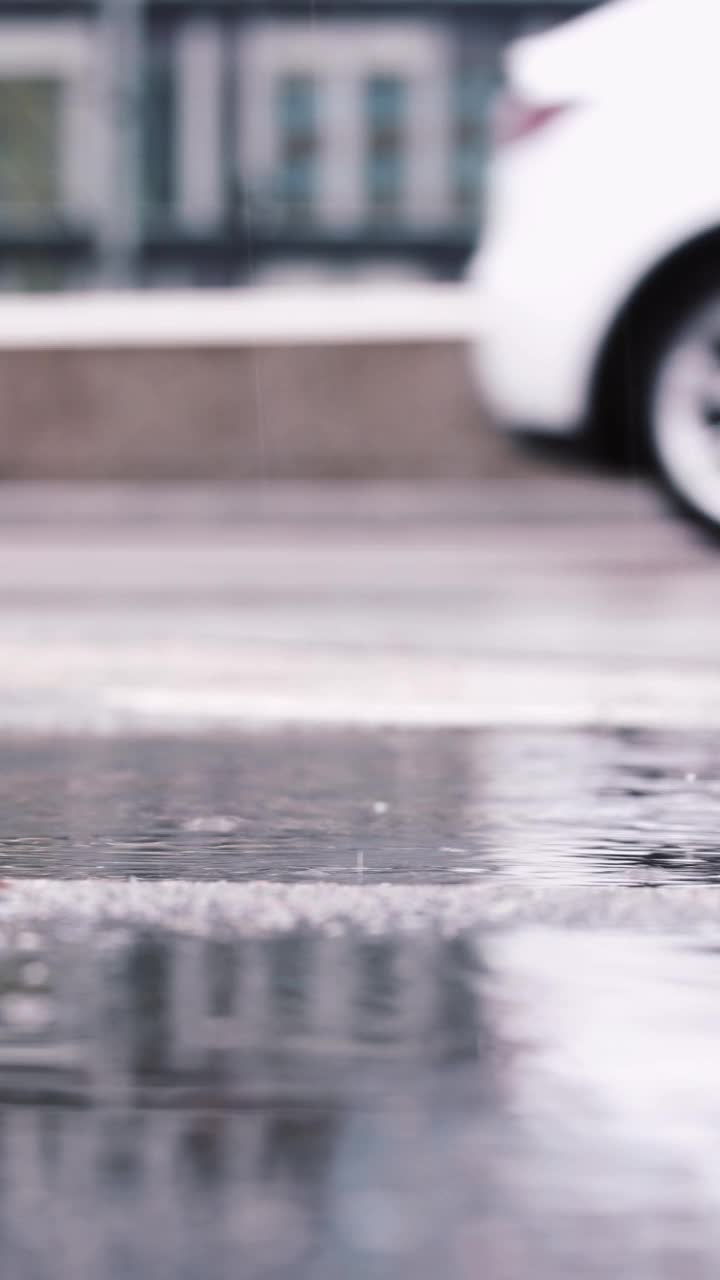 雨中的城市街道视频素材