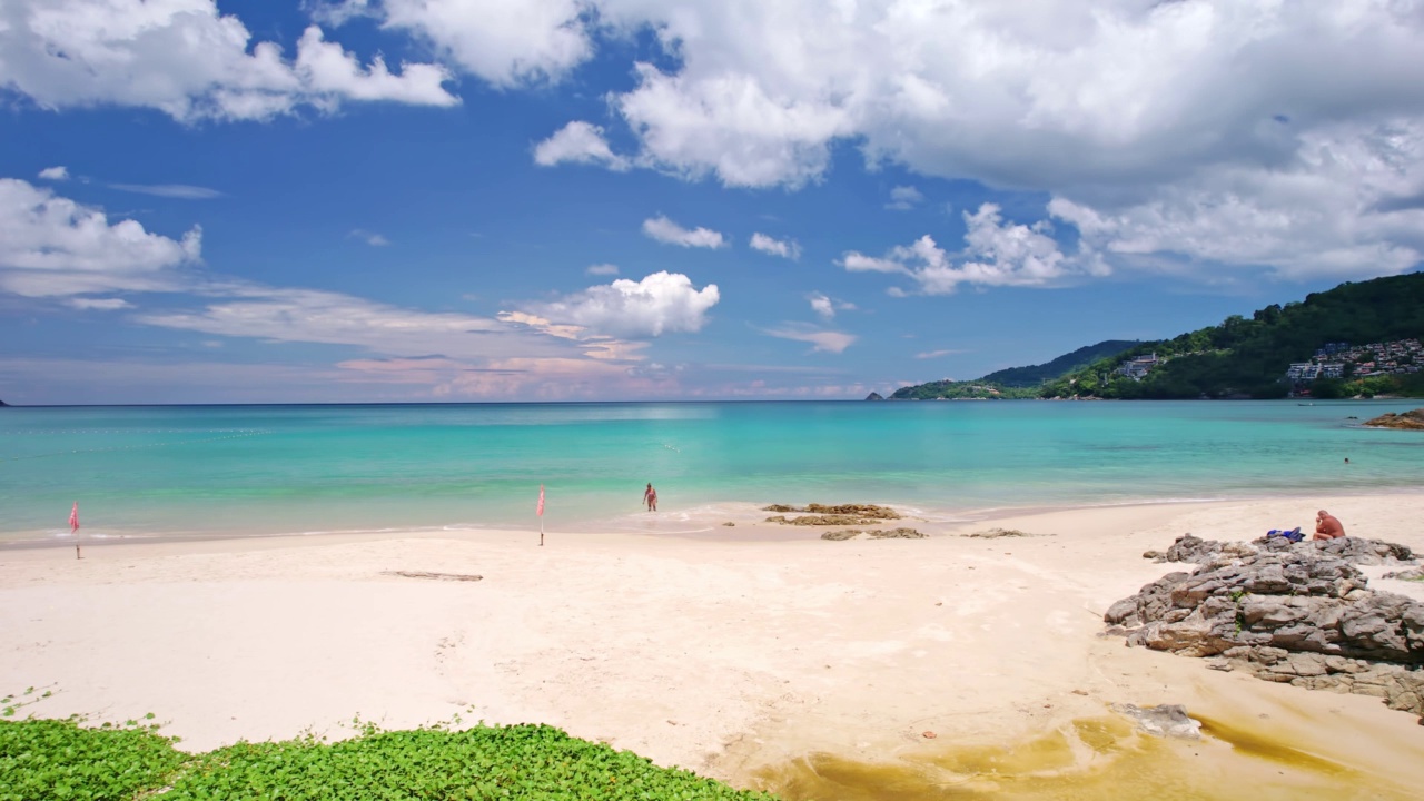 白天在热带海洋上空航拍夏天美丽的海洋视频素材