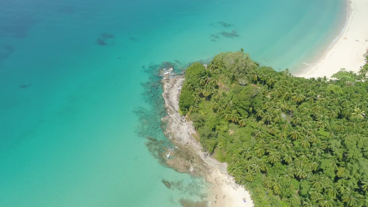 白天在热带海洋上空航拍夏天美丽的海洋视频素材