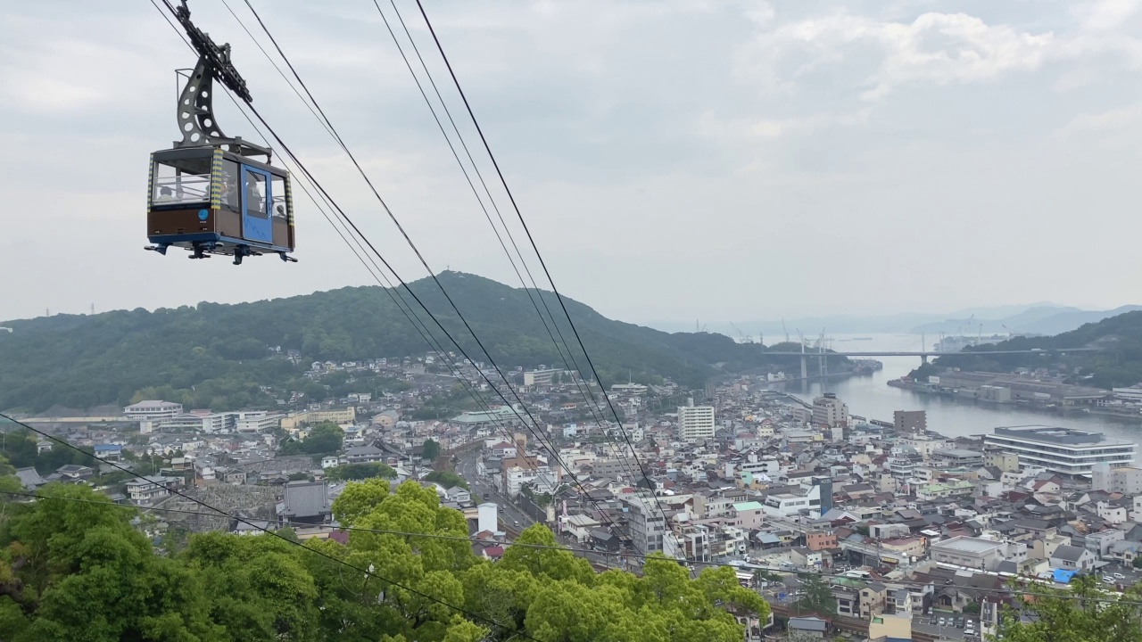 Senkoji寺山索道上行。背景是尾道市视频下载