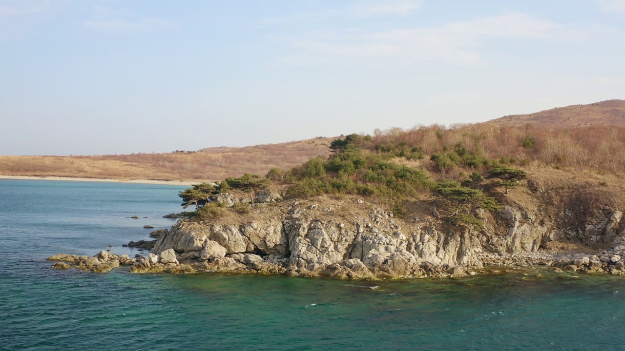 海洋保护区的岩石岬。野生的和未被开发的自然。海洋保护区视频素材