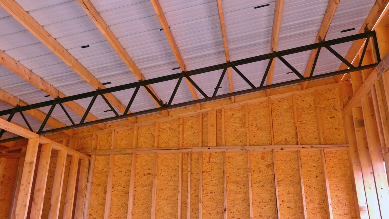 建筑框架组成与木材托梁屋面板视频素材