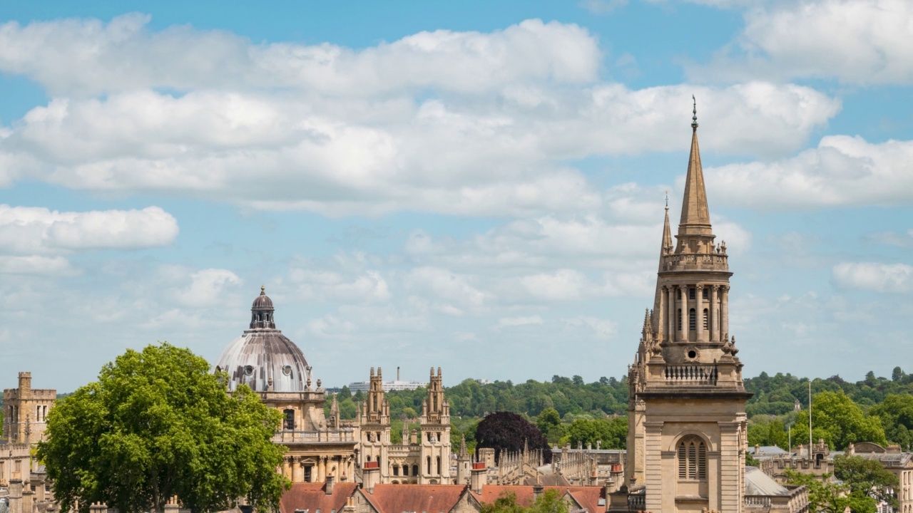 英国牛津大学屋顶的时间流逝视图视频素材