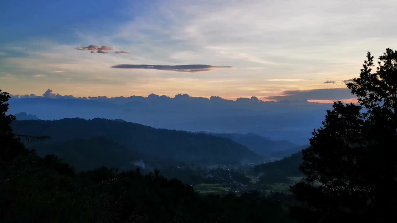 潘那克帕托是西苏门答腊林头著名的旅游景点视频素材