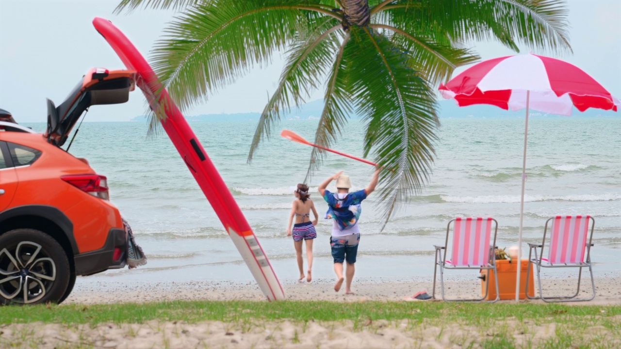 享受夏日之海视频素材