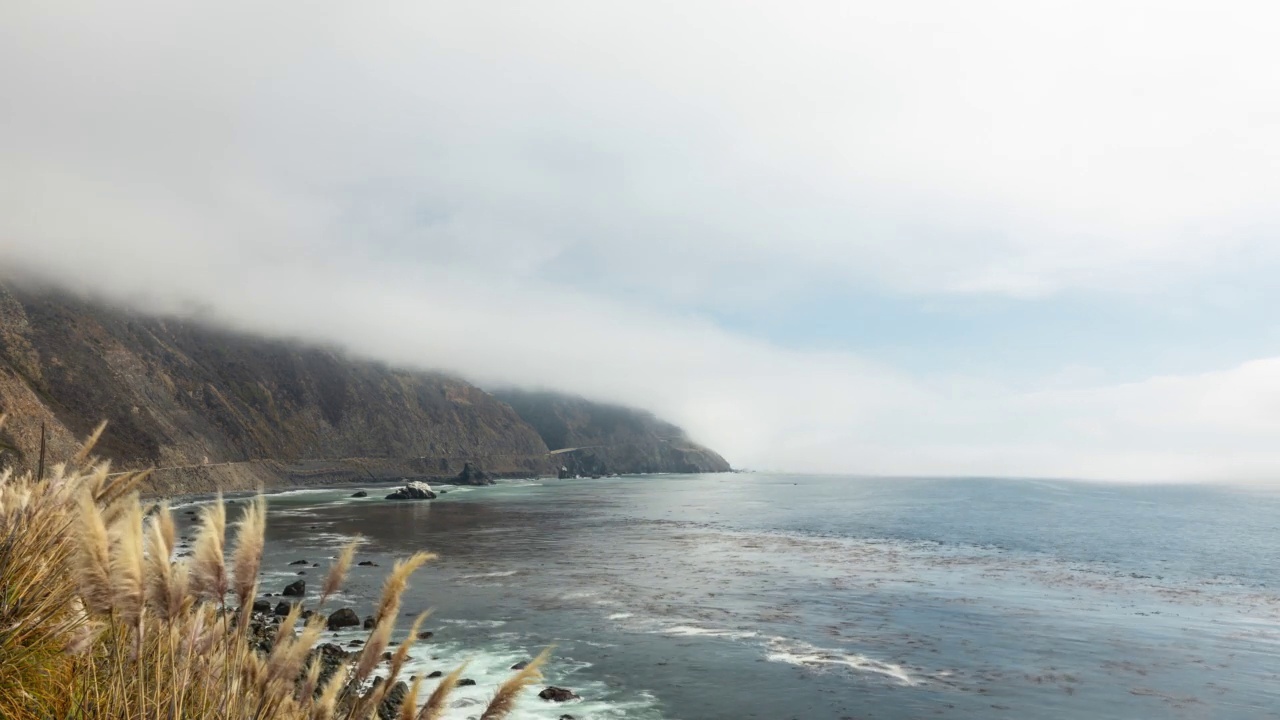 时光流逝，美丽而崎岖的加州海岸线视频素材