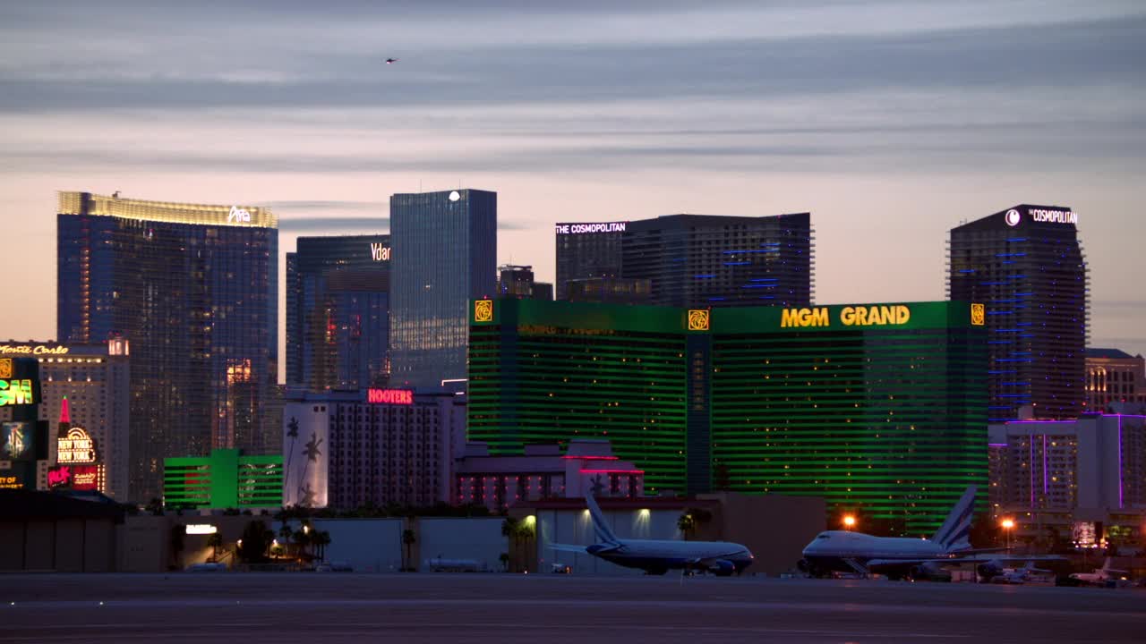 昏暗的WS飞机在LAS / LAS Vegas, Nevada视频素材