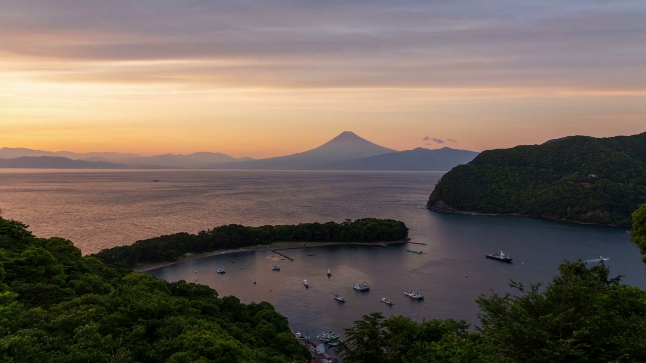 日落时分，西津户田港和富士山时间流逝视频素材