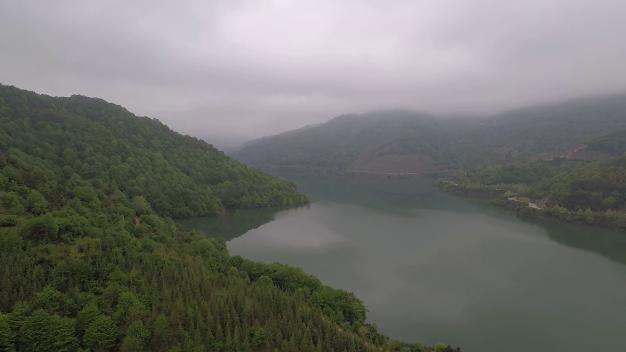 多雾湖,空中视频素材