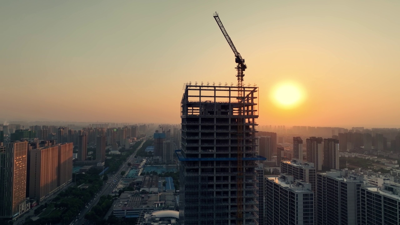 城市新建高层建筑施工现场鸟瞰图视频素材