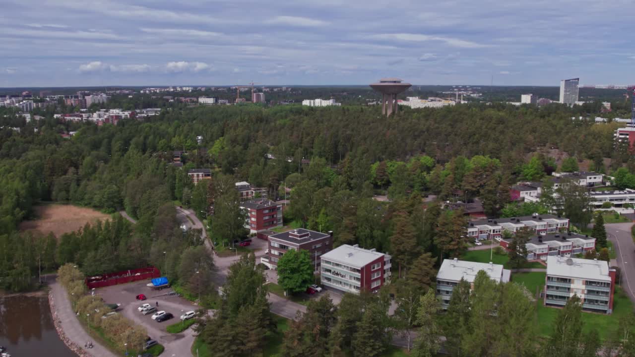 芬兰埃斯波的Haukilahti社区鸟瞰图视频下载