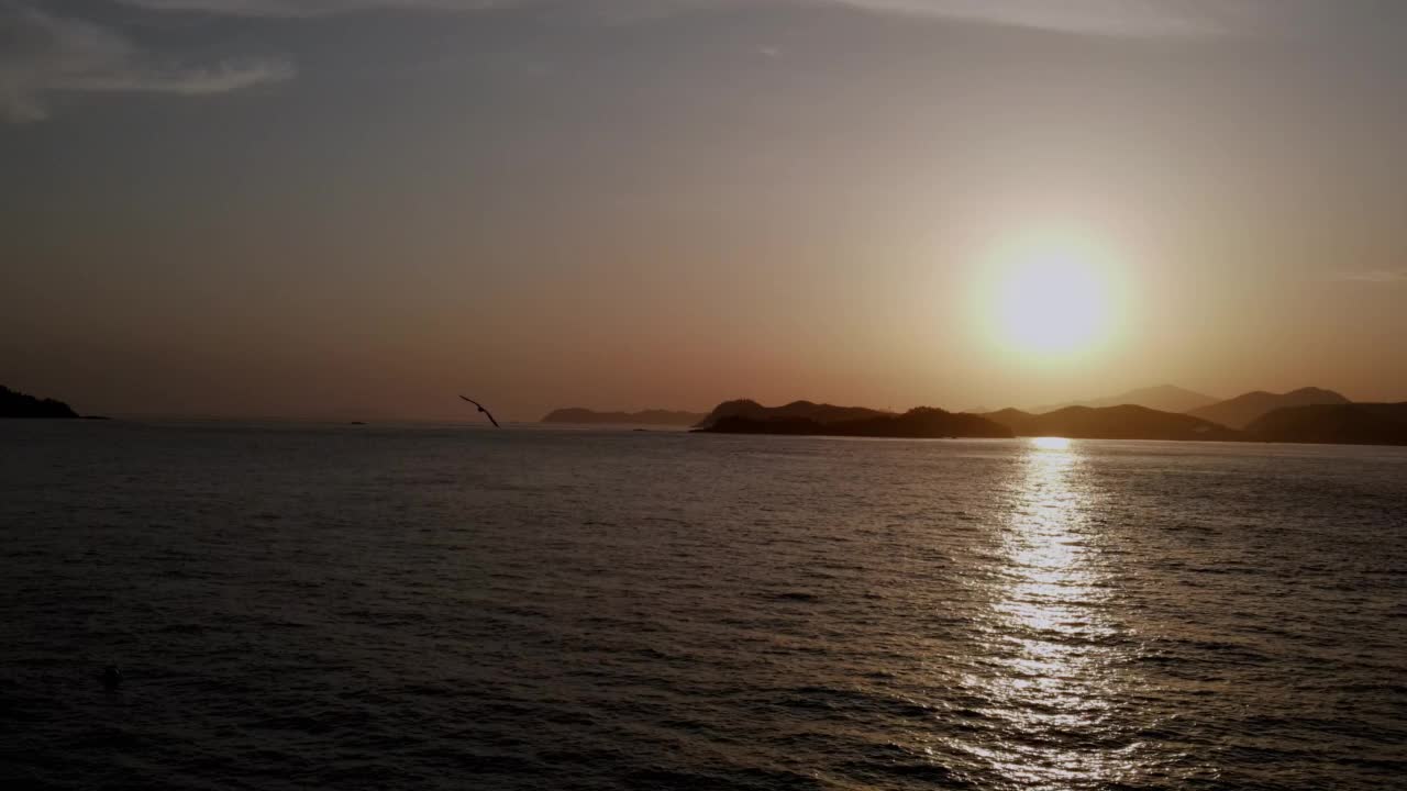 日落时的沿海海洋的傍晚风景/韩国视频素材