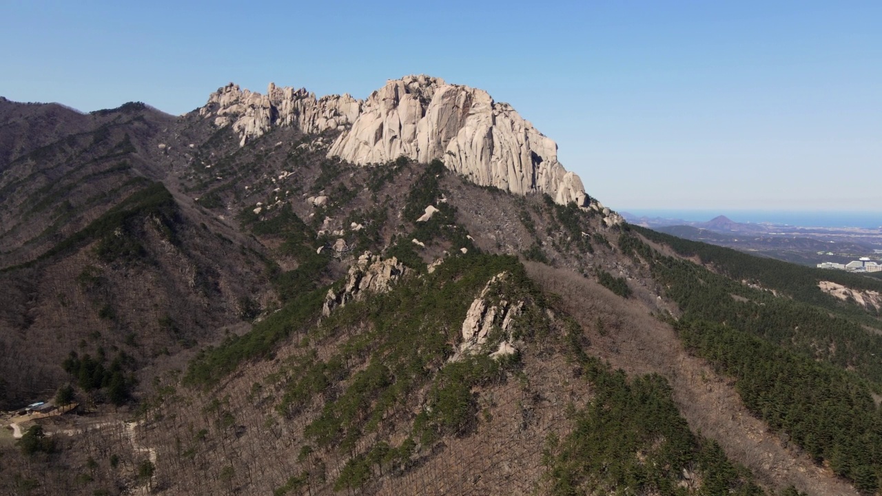 韩国江原道雪岳山(seorak山)的盖joam石窟风景视频素材