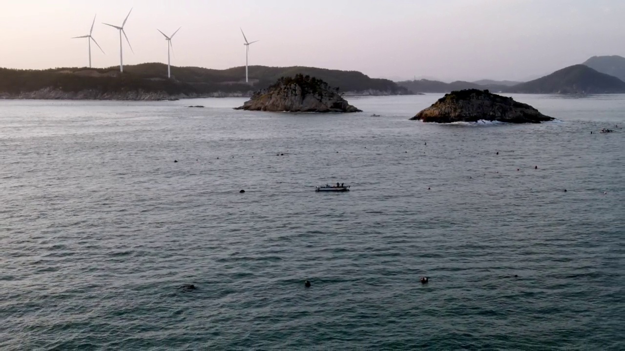 韩国全罗南道莞岛郡新知岛的海景视频素材