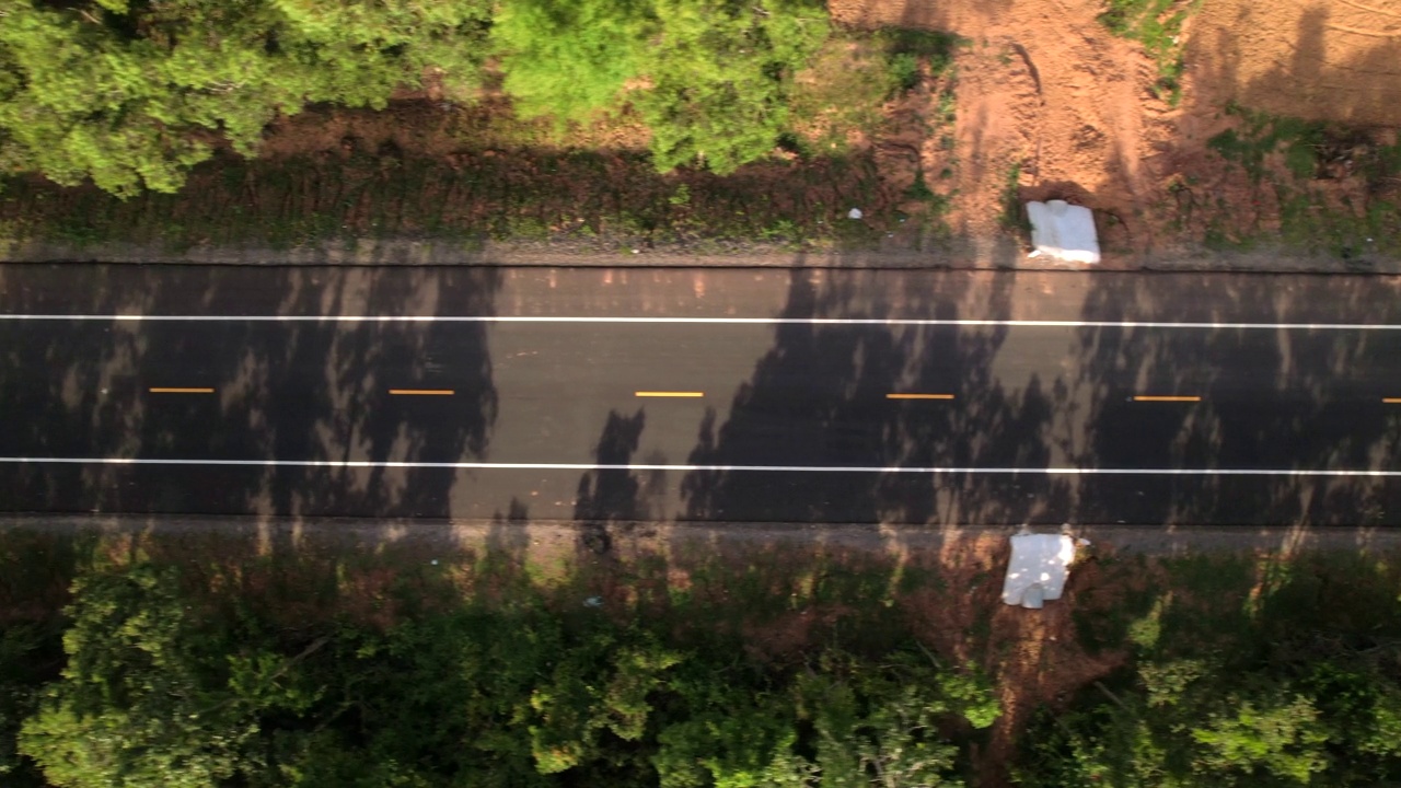 乡村道路鸟瞰图。视频素材