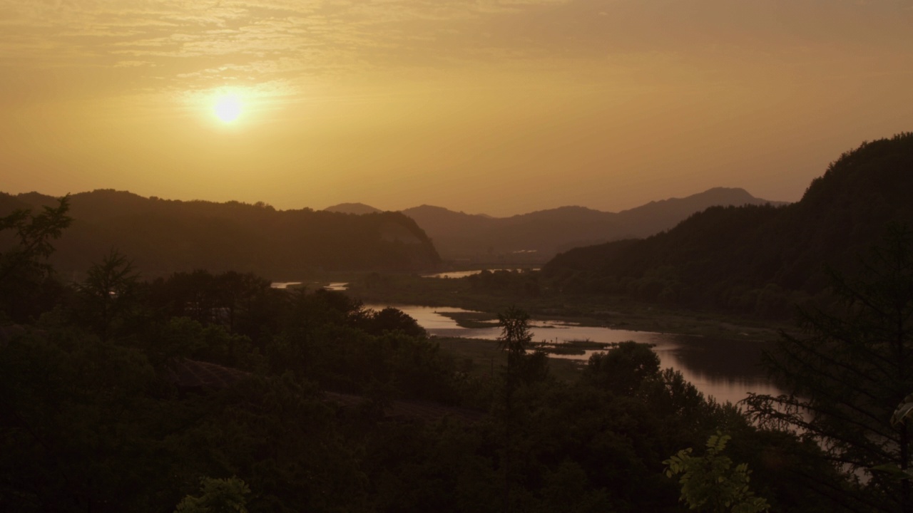 日落时的金刚江风景/韩国视频素材