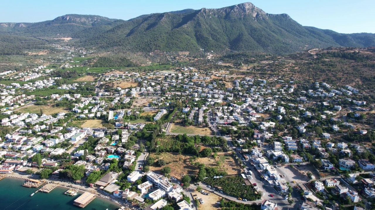 鸟瞰图Türkbükü海湾在Bodrum土耳其视频素材