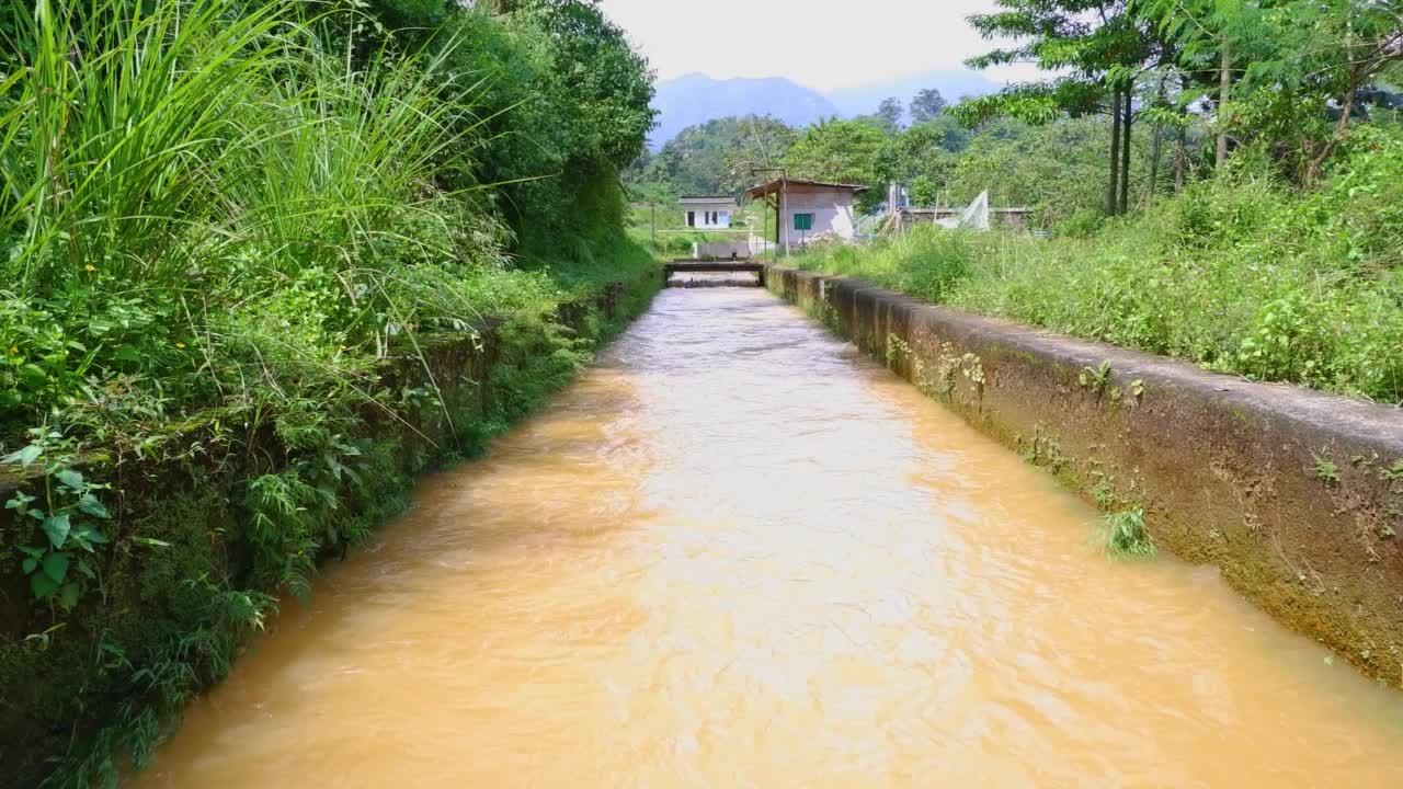 黑暗的河流流视频素材