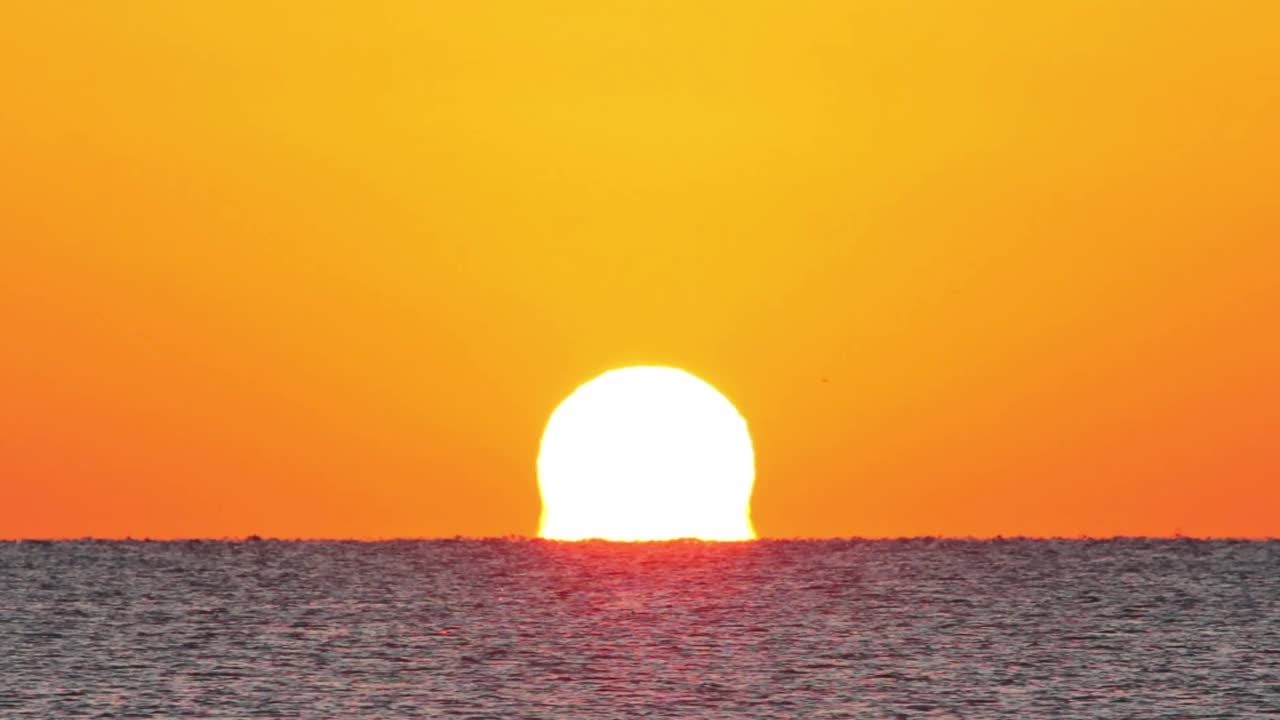 海上日出视频素材