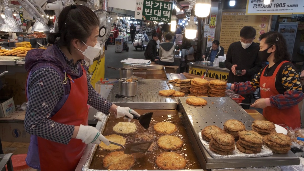 韩国，首尔，广藏食品市场视频素材