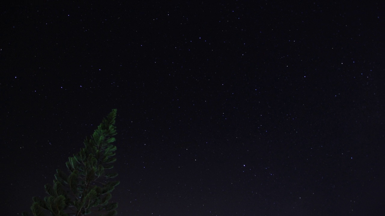 夜空中的云海和星系/菲律宾视频素材