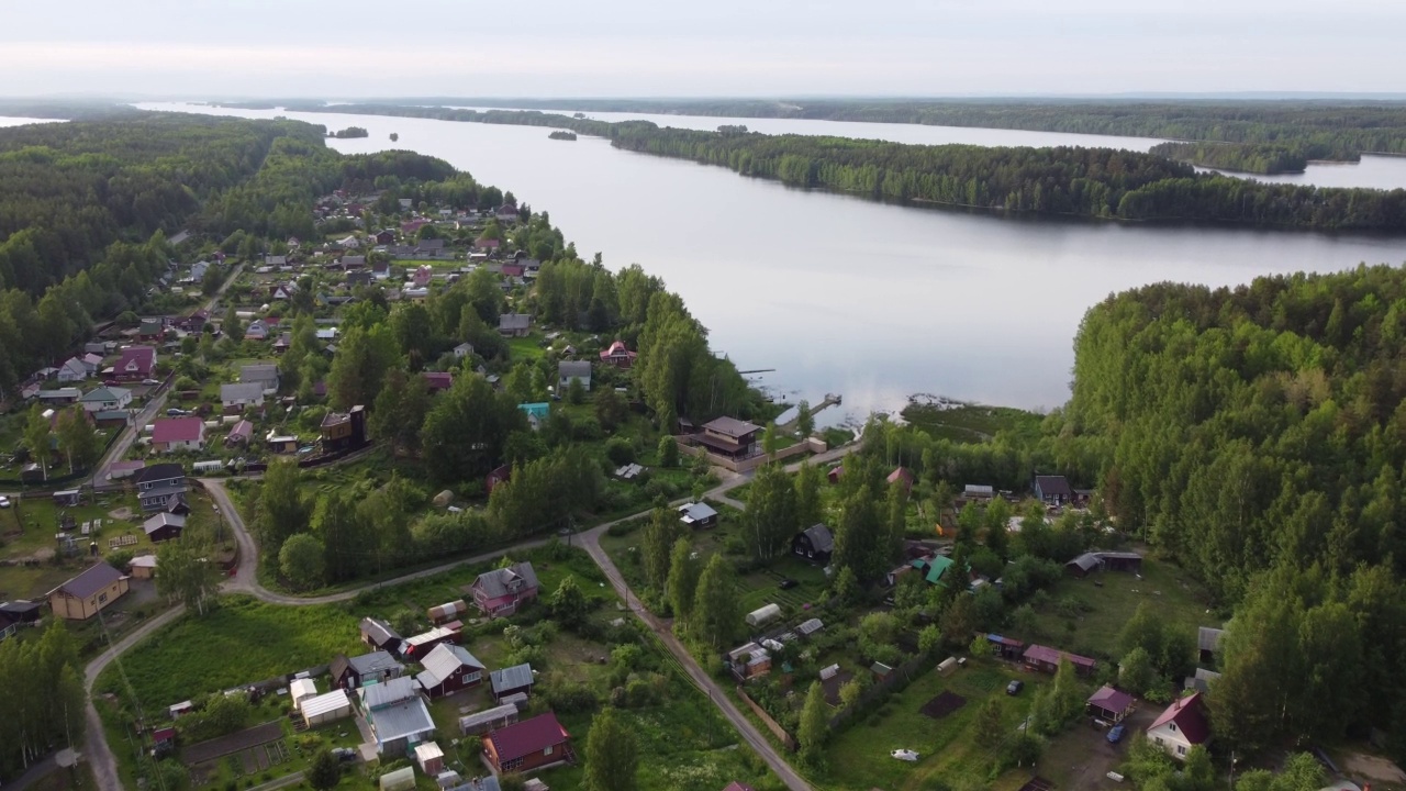 卡累利阿的湖泊，森林和村庄附近的Petrozavodsk，俄罗斯视频素材