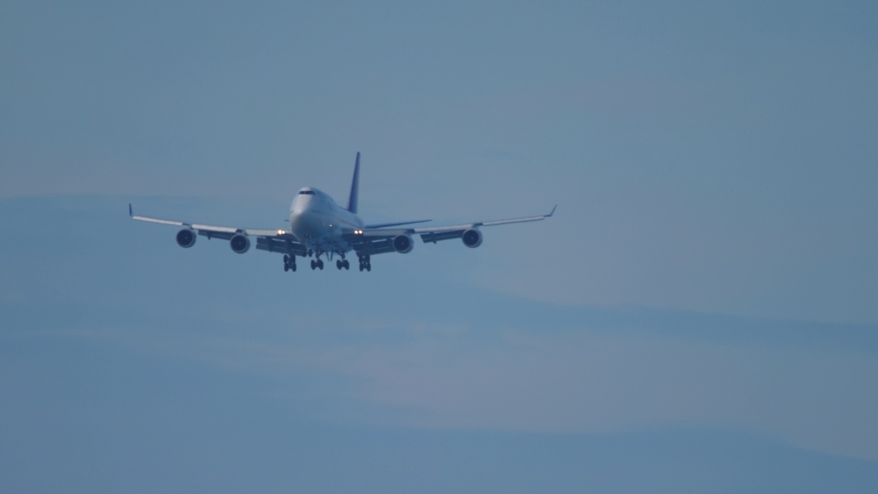 泰国航空大型客机降落视频素材