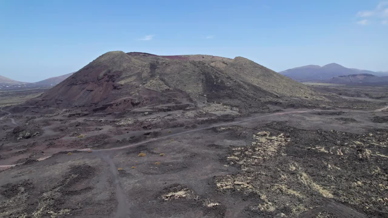 蒙大拿州科罗拉多火山火山口附近的蒂曼法亚国家公园，兰萨罗特，加那利群岛，西班牙。2倍的速度从30帧/秒。视频素材