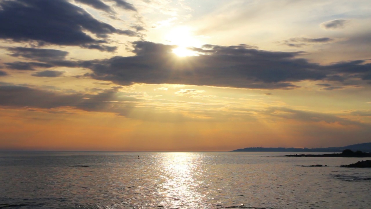 海上日落的风景视频素材