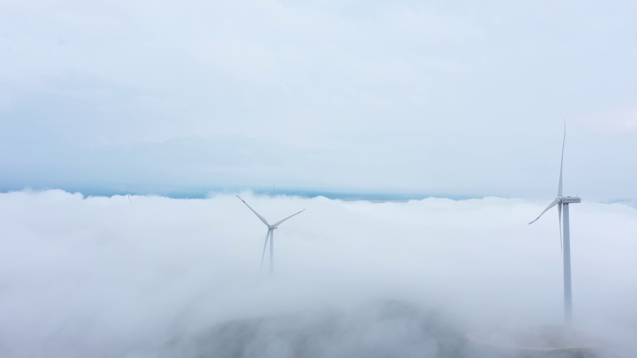 航拍雲海風力發電视频素材