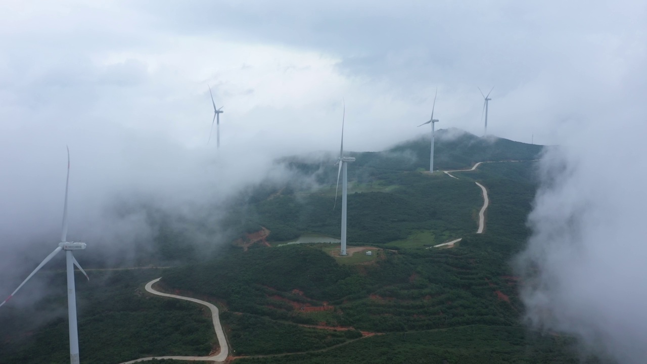 航拍雲海風力發電视频素材