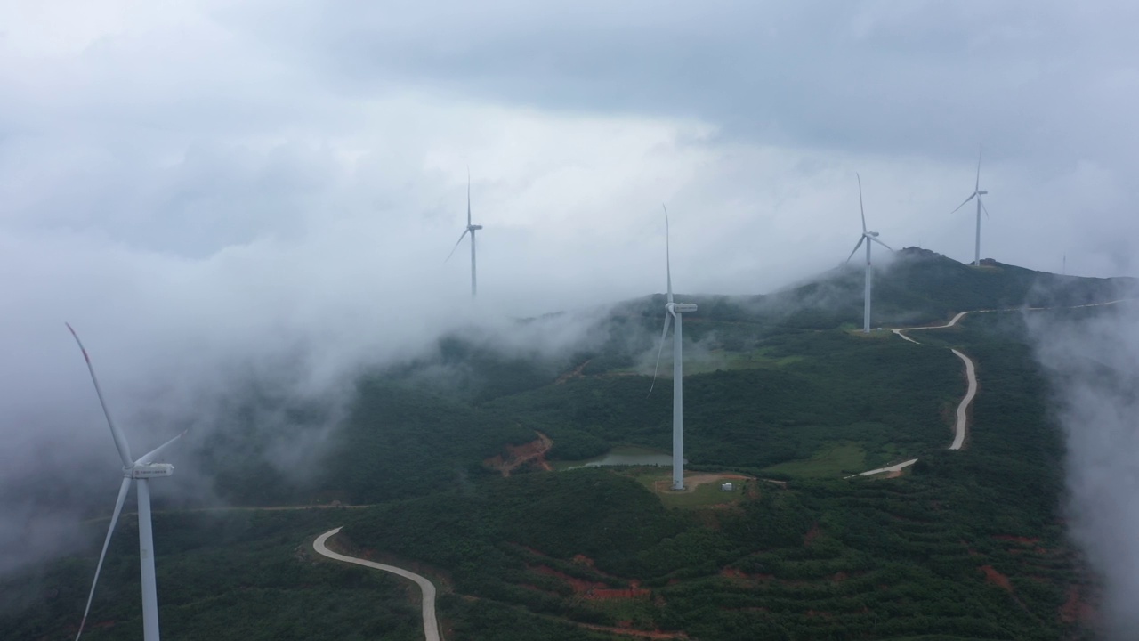 航拍雲海風力發電视频素材