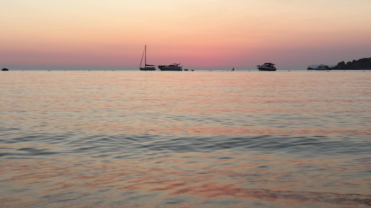 海滩上的日落视频素材