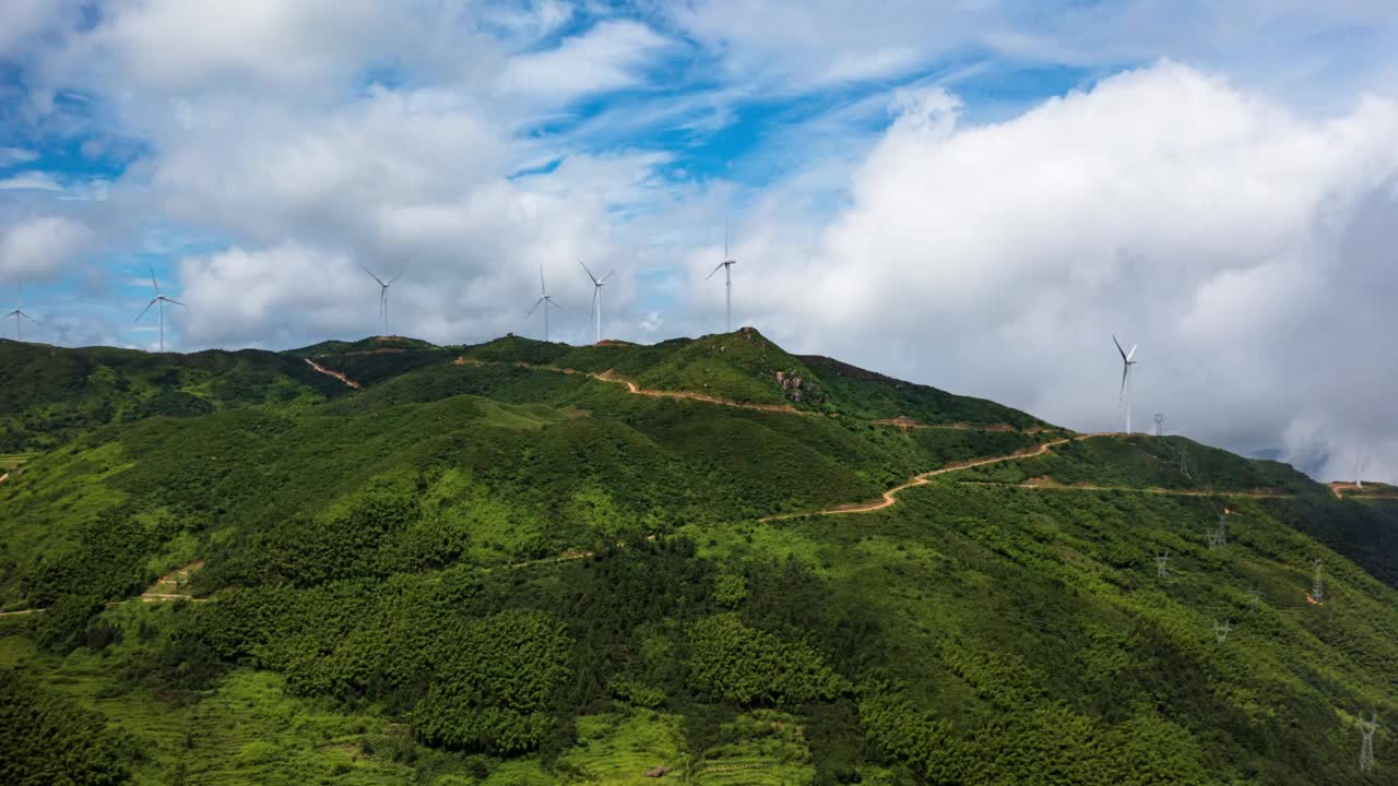 山上风力发电的航拍照片视频素材