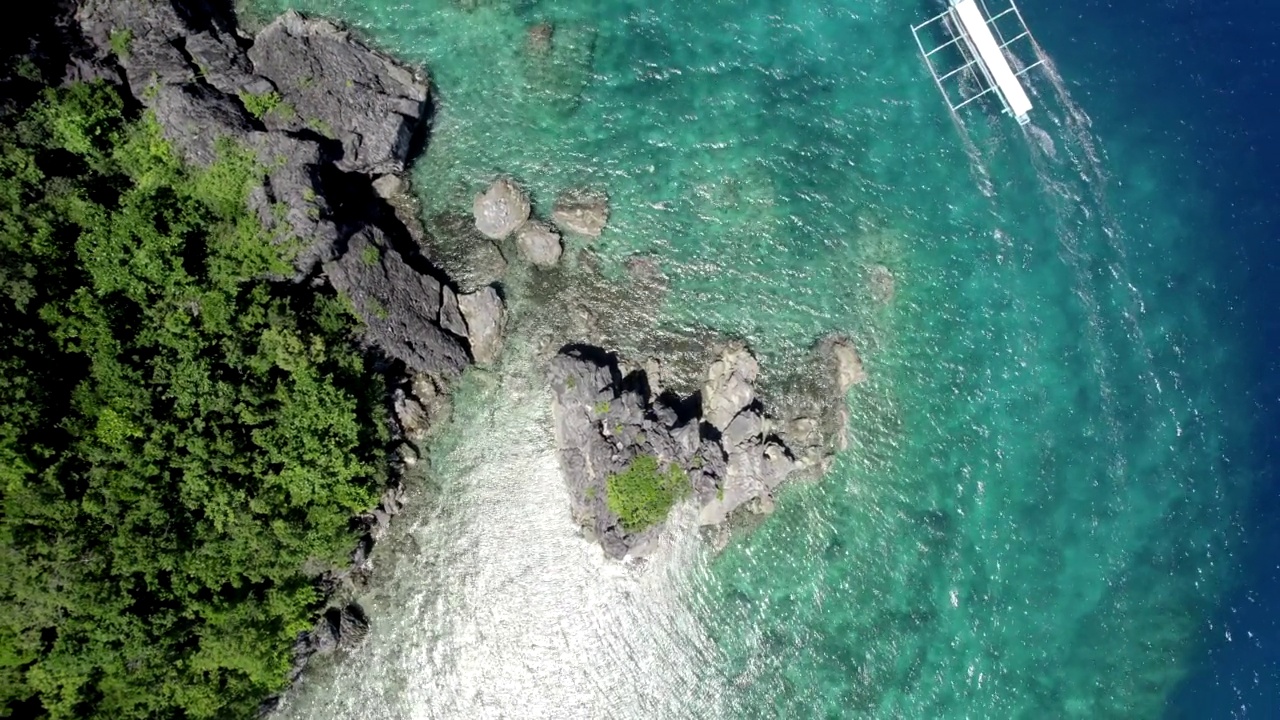 海岸线和岛屿无人机拍摄视频素材