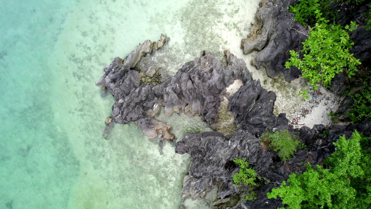 海岸线和岛屿无人机拍摄视频素材