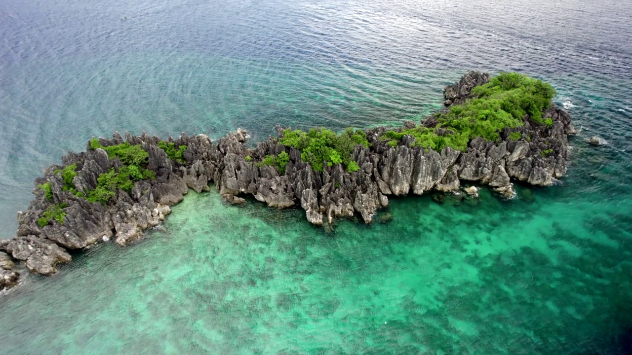 海岸线和岛屿无人机拍摄视频素材