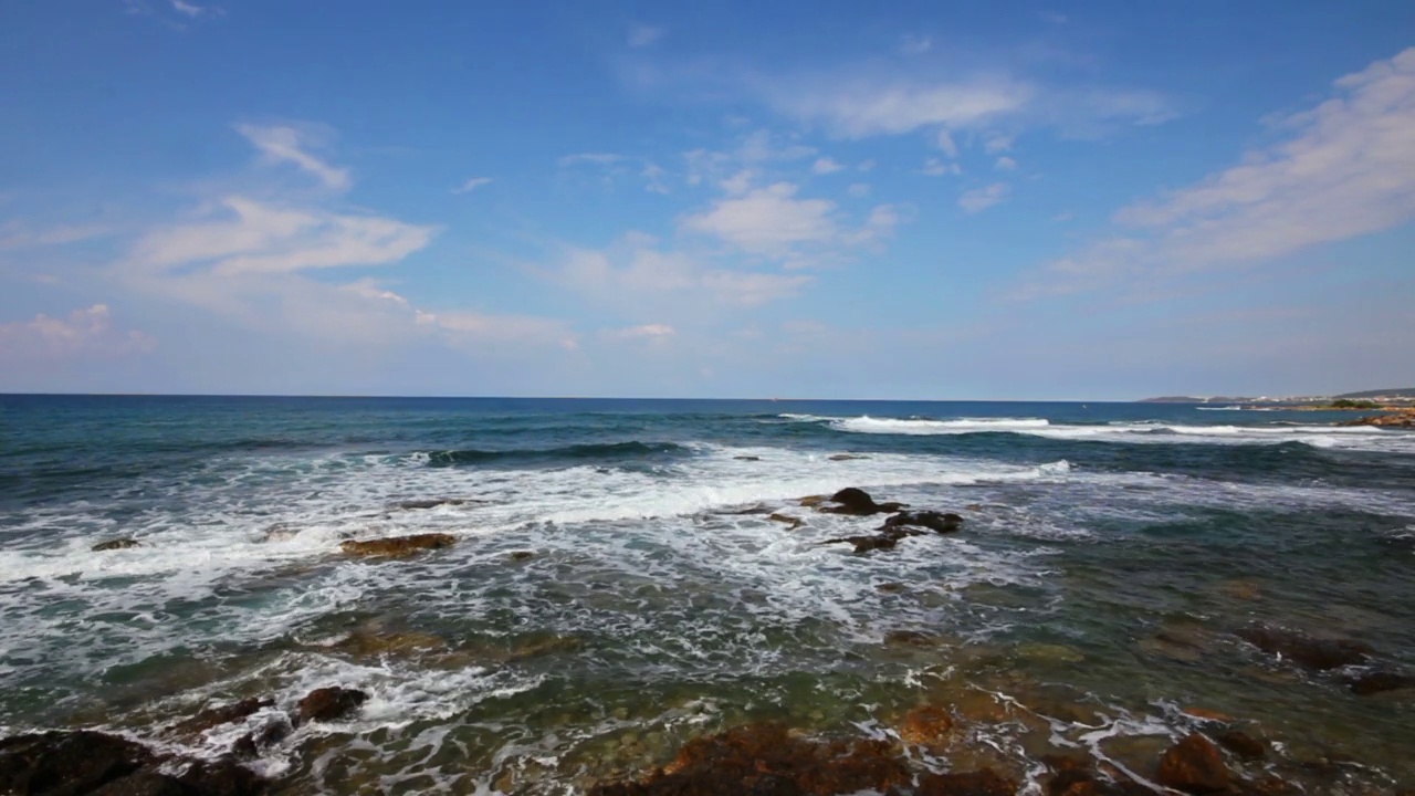 土耳其的地中海和海浪景观视频素材