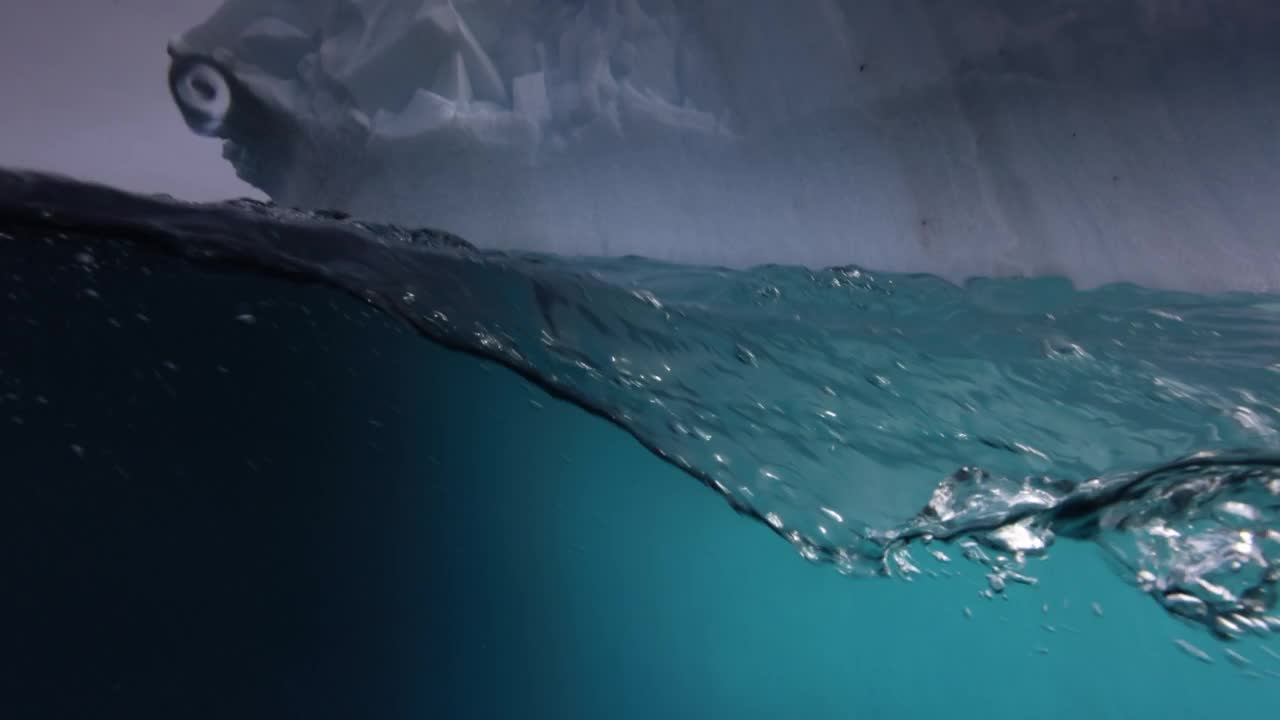 冰山在水中视频素材